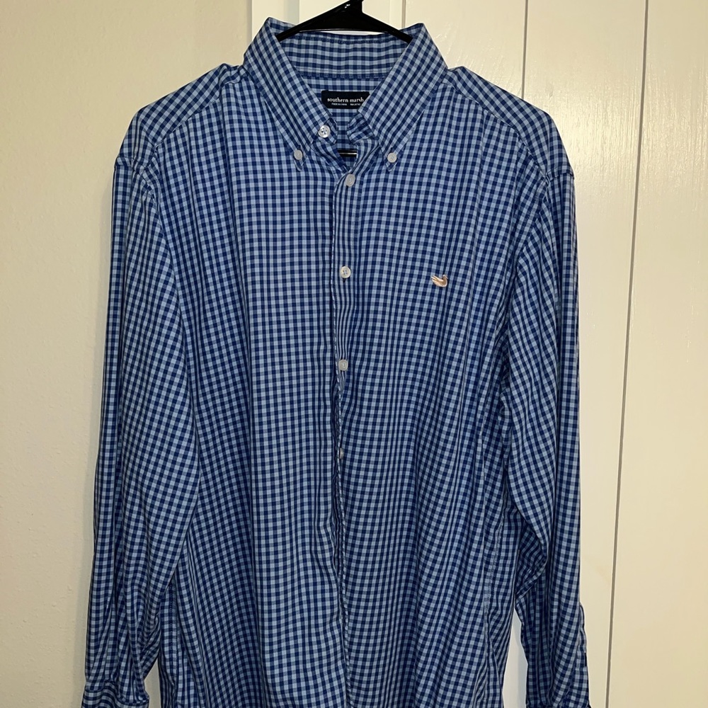 Southern Marsh long sleeve button up dress shirt.
